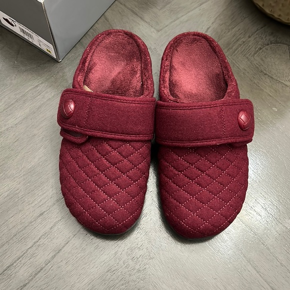 Vionic Carlin Flannel Wine - Picture 4 of 14